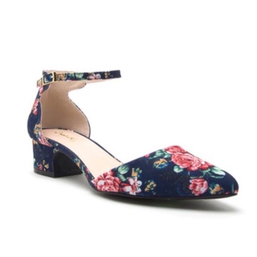 Qupid Denim Pointed Toe Low Block Heel Size 6